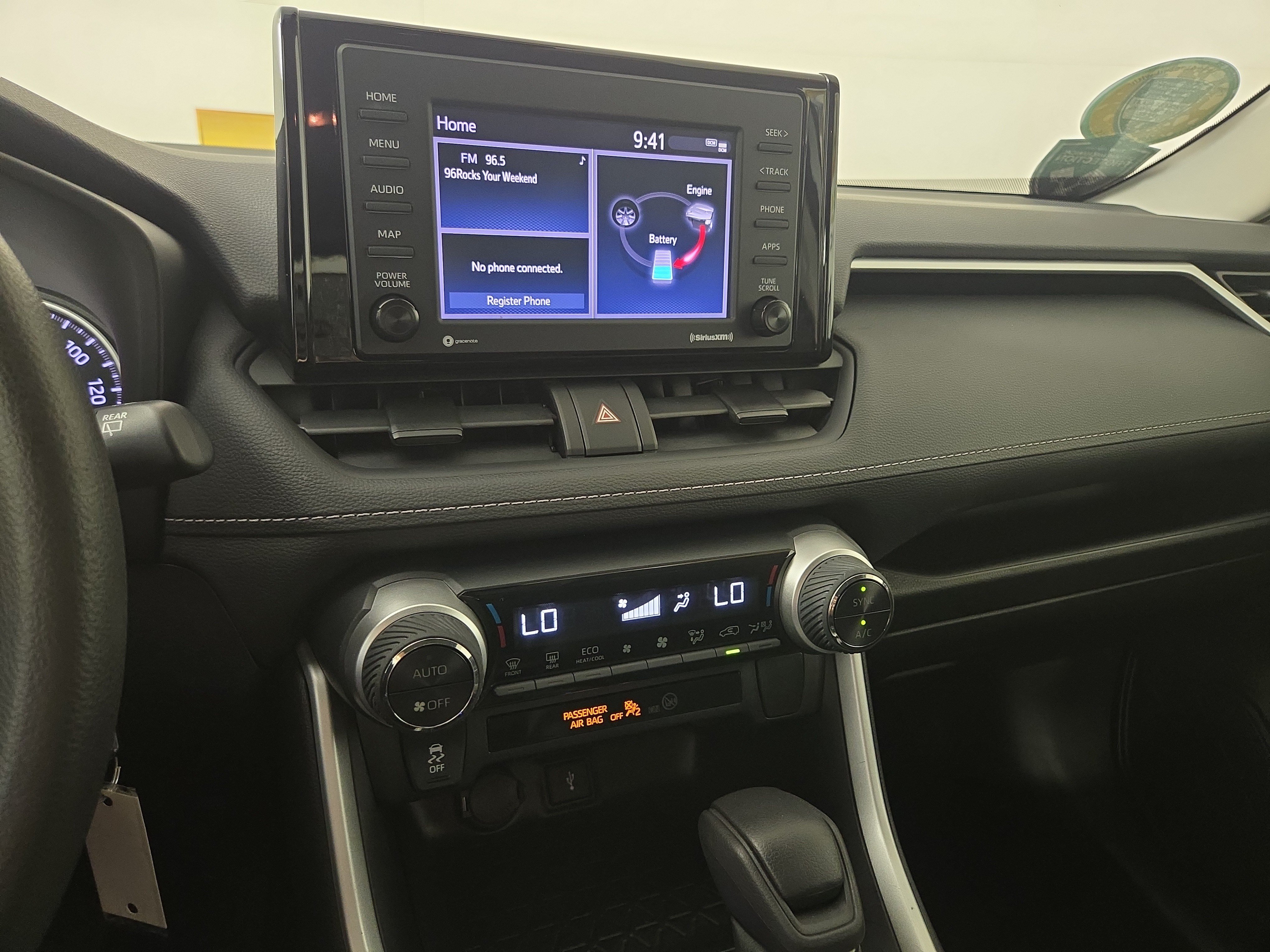 Used 2021 Toyota RAV4 LE AWD/4WD image 22