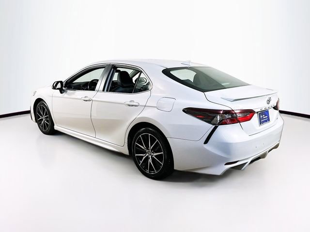 Used 2024 Toyota Camry SE FWD image 5