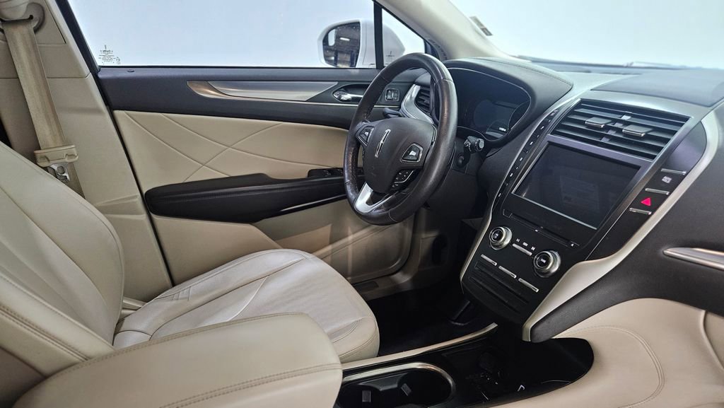 Used 2019 Lincoln MKC Premiere image 40