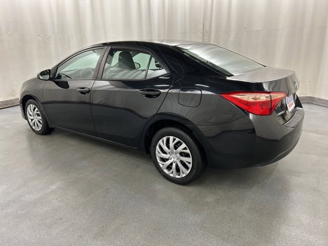 Used 2018 Toyota Corolla LE image 3
