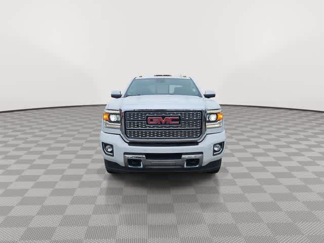Used 2019 GMC Sierra 2500 Denali w/ Suspension Package, Off-Road AWD/4WD image 6