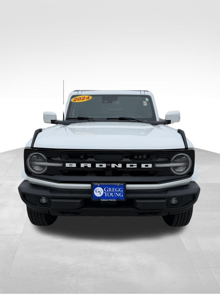 Used 2024 Ford Bronco Outer Banks AWD/4WD image 3