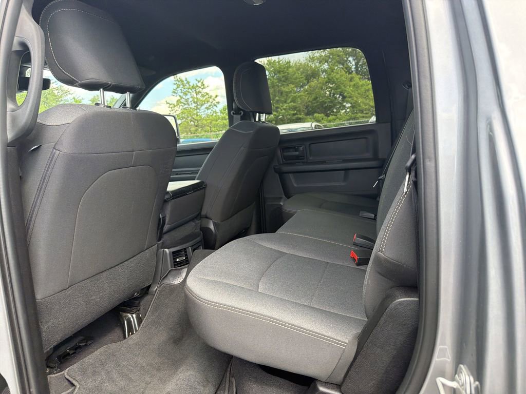 Used 2024 RAM 2500 Tradesman w/ Chrome Appearance Group AWD/4WD image 13