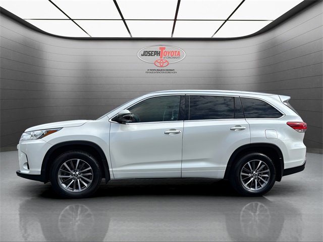 Certified 2018 Toyota Highlander XLE image 2