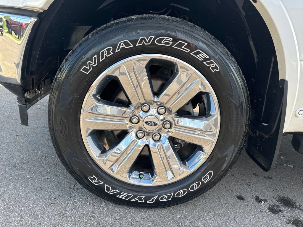Used 2018 Ford F150 Lariat w/ Equipment Group 502A Luxury AWD/4WD image 25