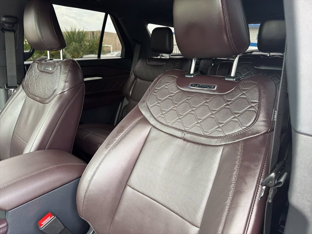Used 2025 Ford Explorer Platinum w/ Ultimate Package AWD/4WD image 9