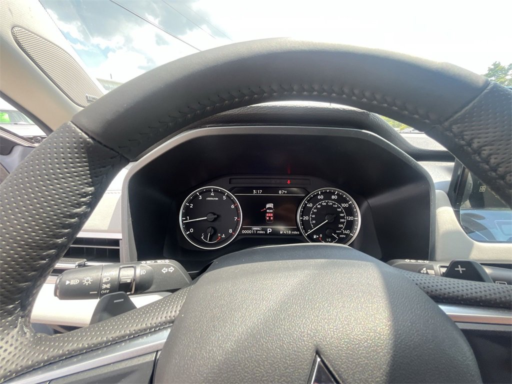New 2025 Mitsubishi Outlander SE image 15
