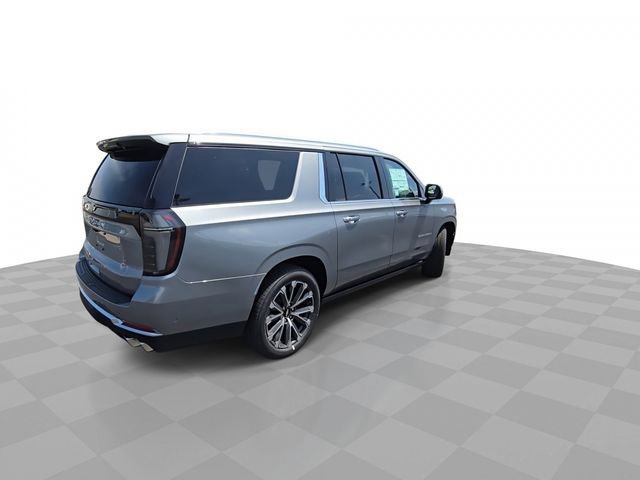 New 2025 Chevrolet Suburban High Country AWD/4WD image 8