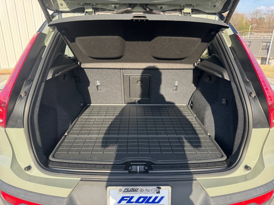 Used 2021 Volvo XC40 P8 Recharge w/ Advanced Package image 19