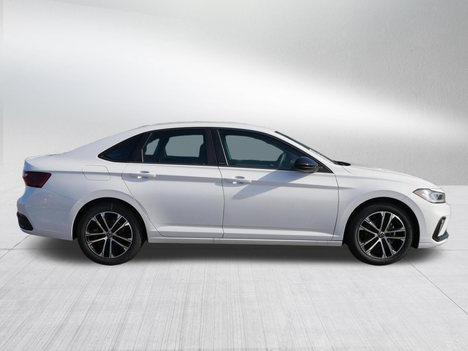 New 2026 Volkswagen Jetta Sport FWD image 2