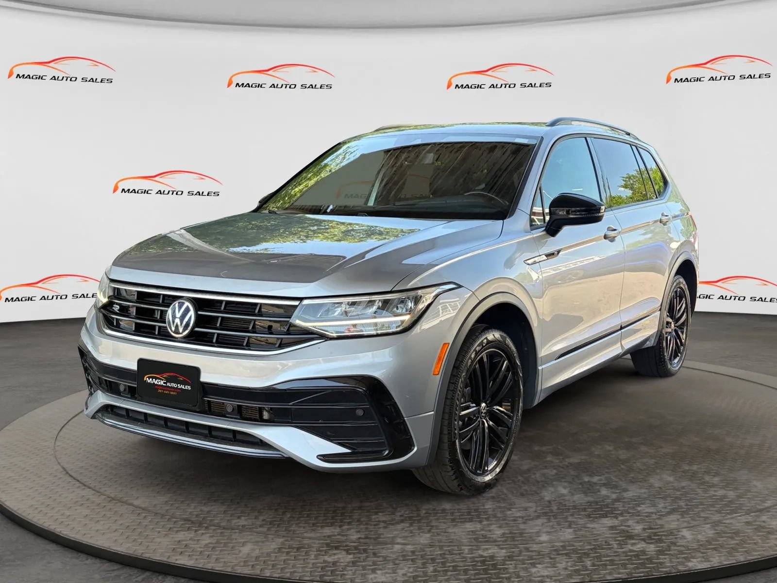 Used 2022 Volkswagen Tiguan SE R-Line