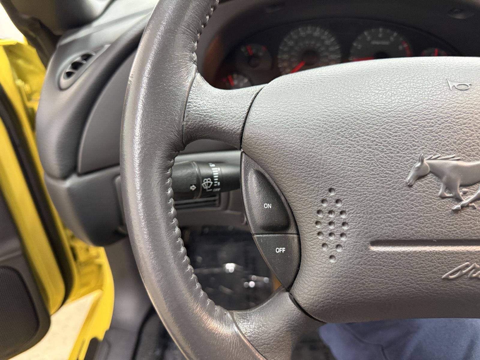 Used 2001 Ford Mustang GT Premium RWD image 12