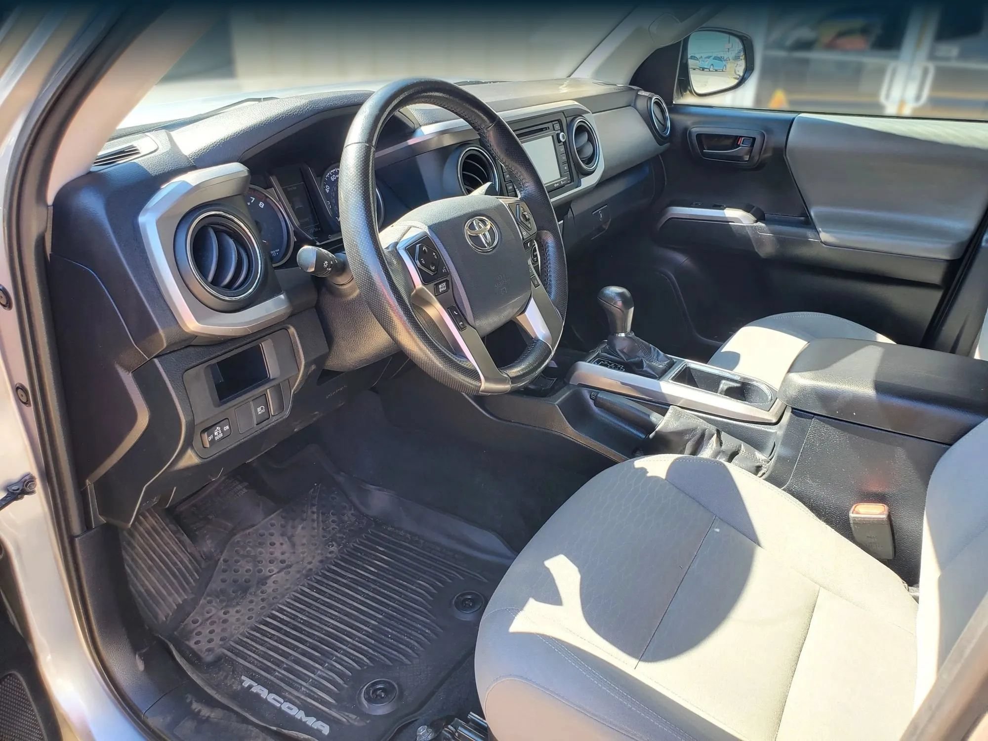 Used 2019 Toyota Tacoma SR5 RWD image 29