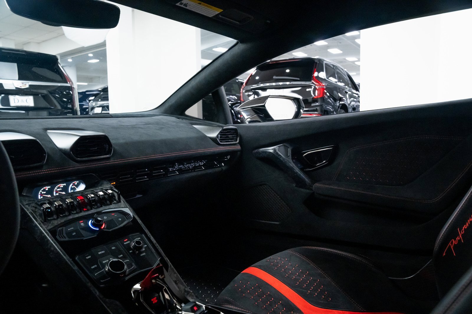 Used 2018 Lamborghini Huracan Performante image 12