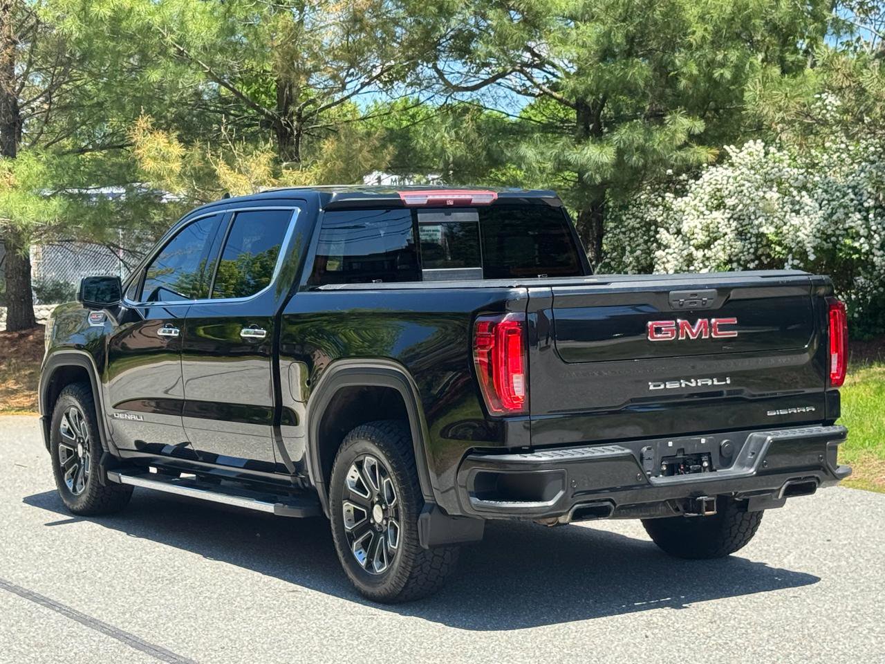 Used 2019 GMC Sierra 1500 Denali w/ Technology Package AWD/4WD image 4