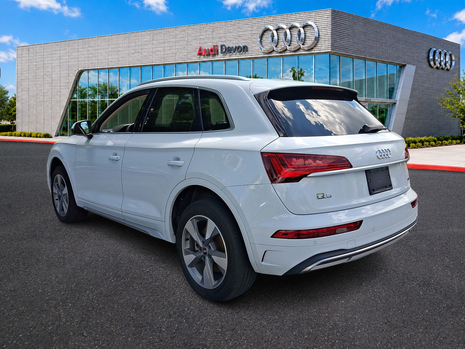 Used 2023 Audi Q5 Premium Plus w/ Premium Plus Package AWD/4WD image 4