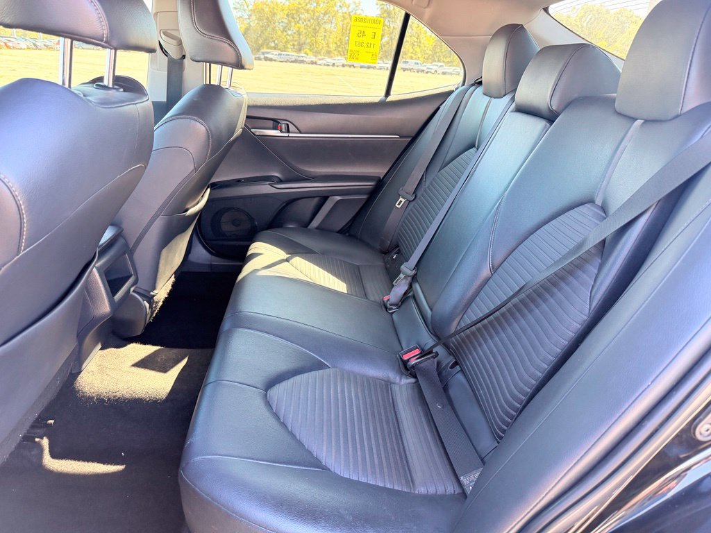 Used 2018 Toyota Camry SE FWD image 16