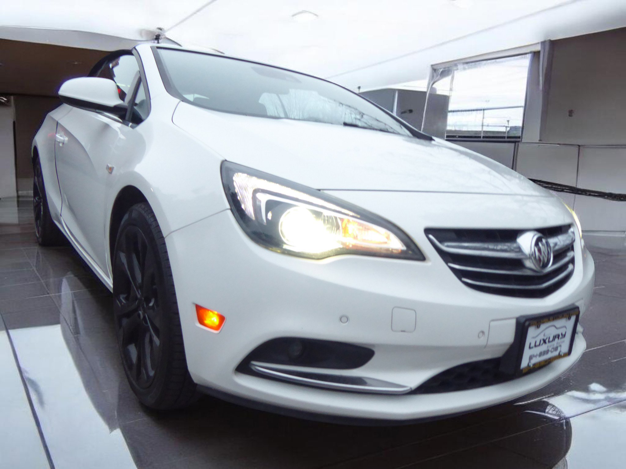 Used 2019 Buick Cascada Premium image 5