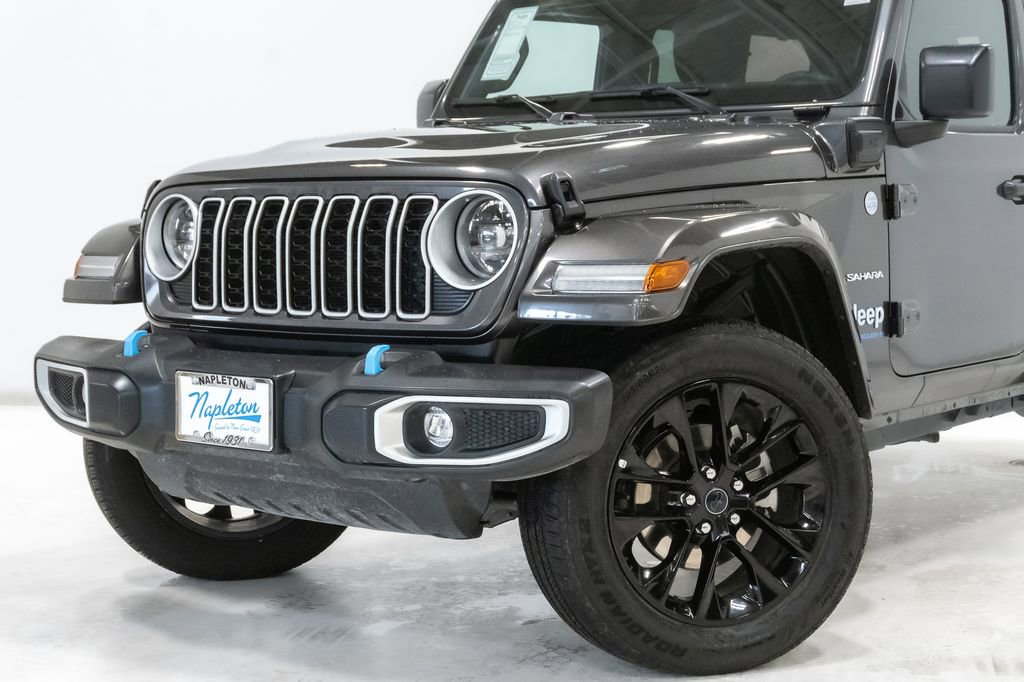 Used 2024 Jeep Wrangler Unlimited Sahara AWD/4WD image 2