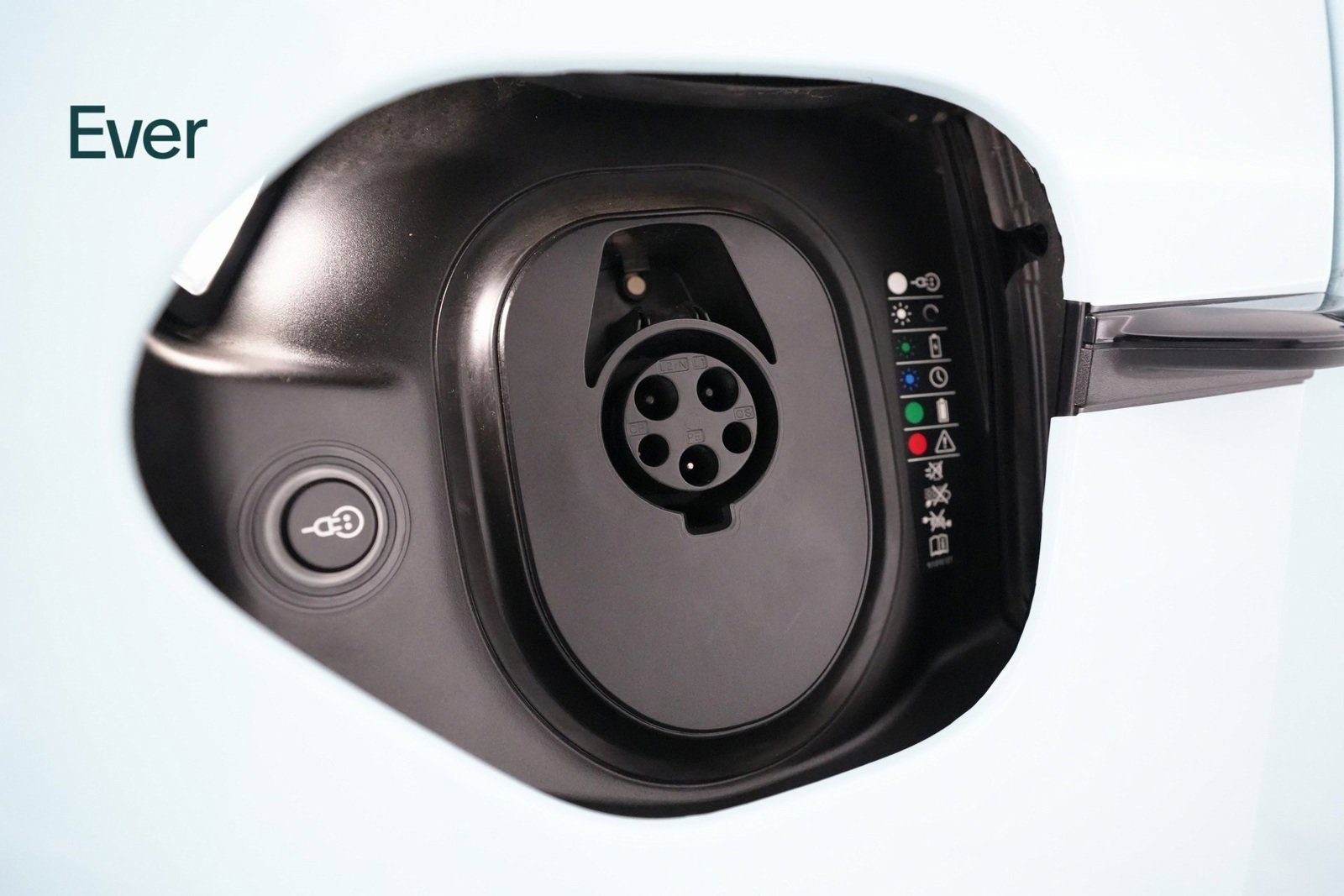 Used 2020 Porsche Taycan 4S image 25