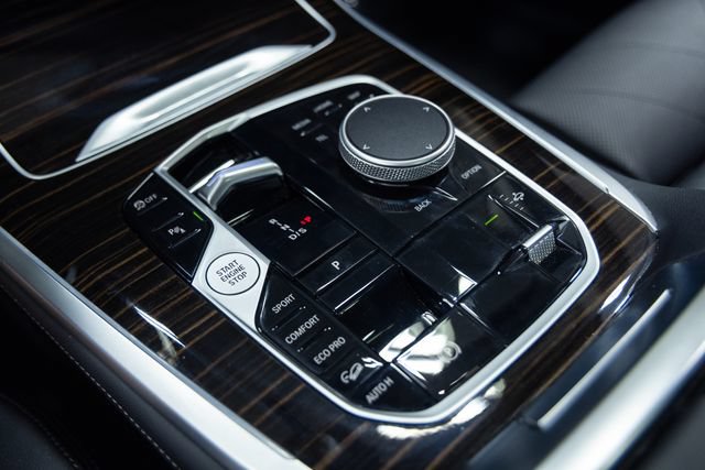 Certified 2025 BMW X7 xDrive40i w/ Premium Package AWD/4WD image 19