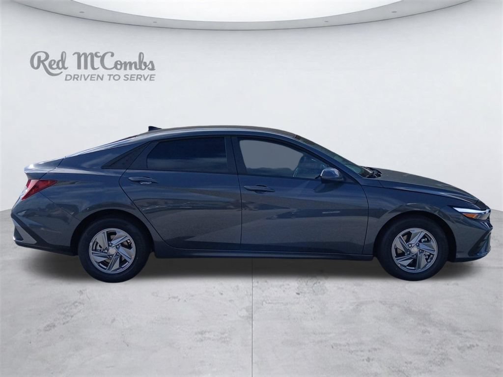 New 2026 Hyundai Elantra SE FWD image 6