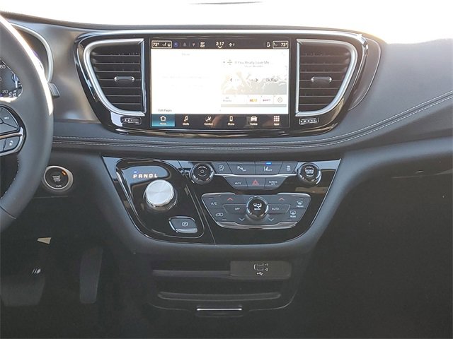 New 2026 Chrysler Pacifica Select image 14