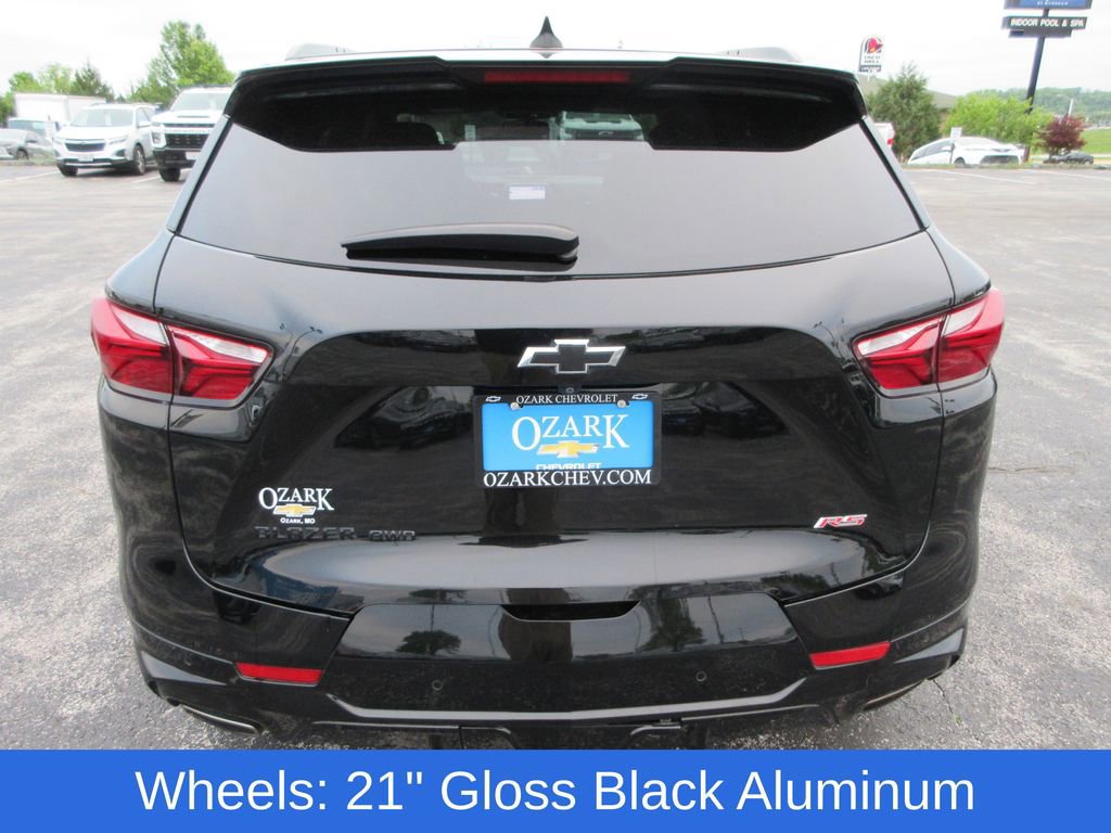 Certified 2019 Chevrolet Blazer RS w/ Sun and Wheels Package image 4