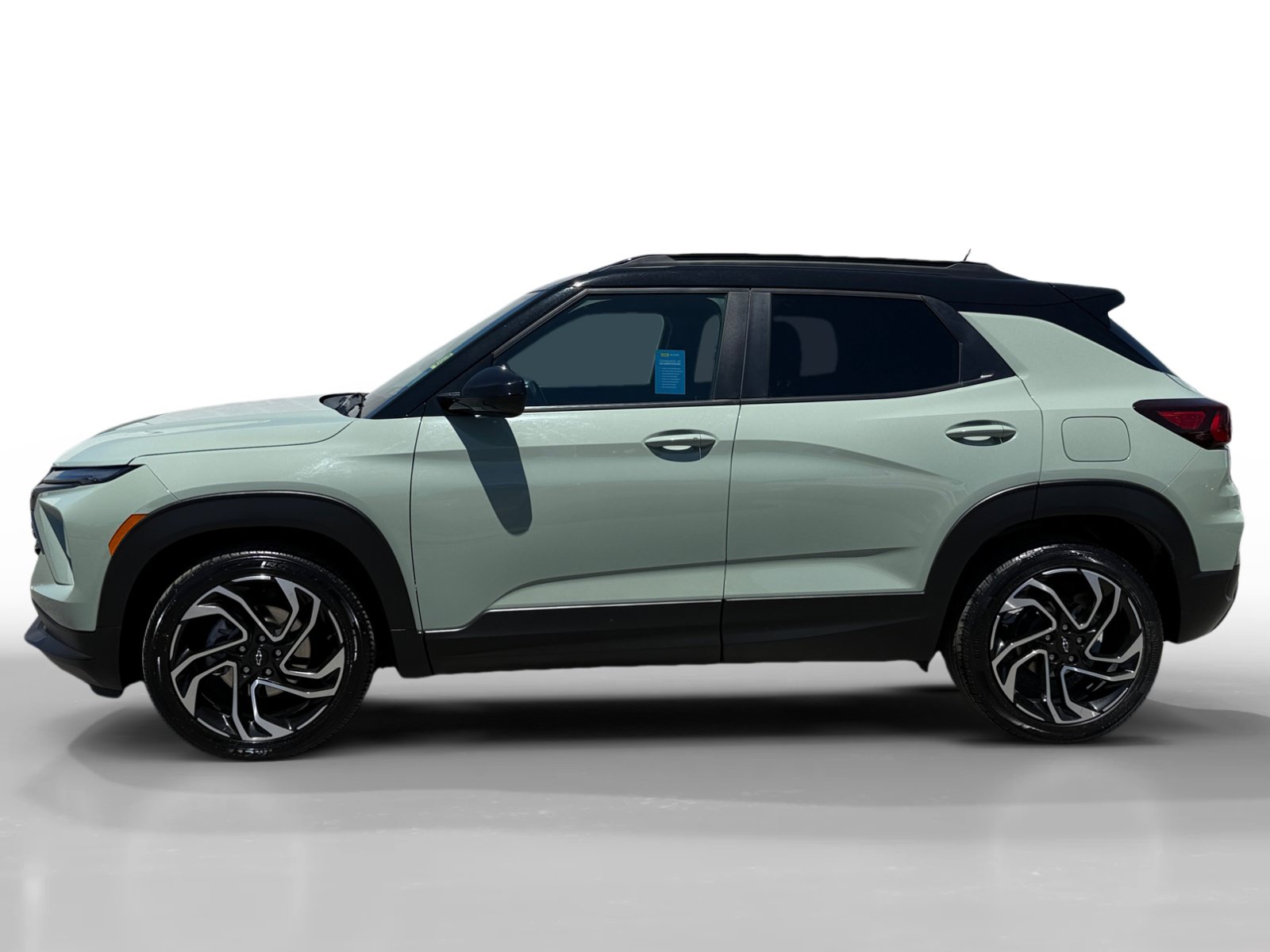 Used 2024 Chevrolet TrailBlazer RS FWD image 2