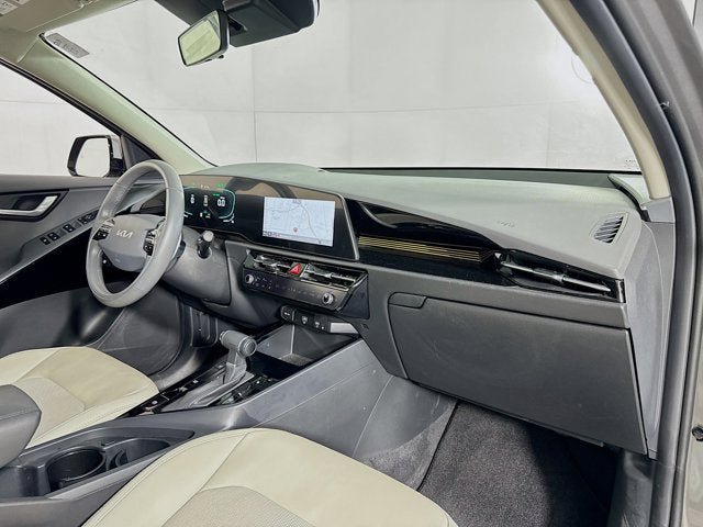 Used 2023 Kia Niro EX Touring FWD image 29