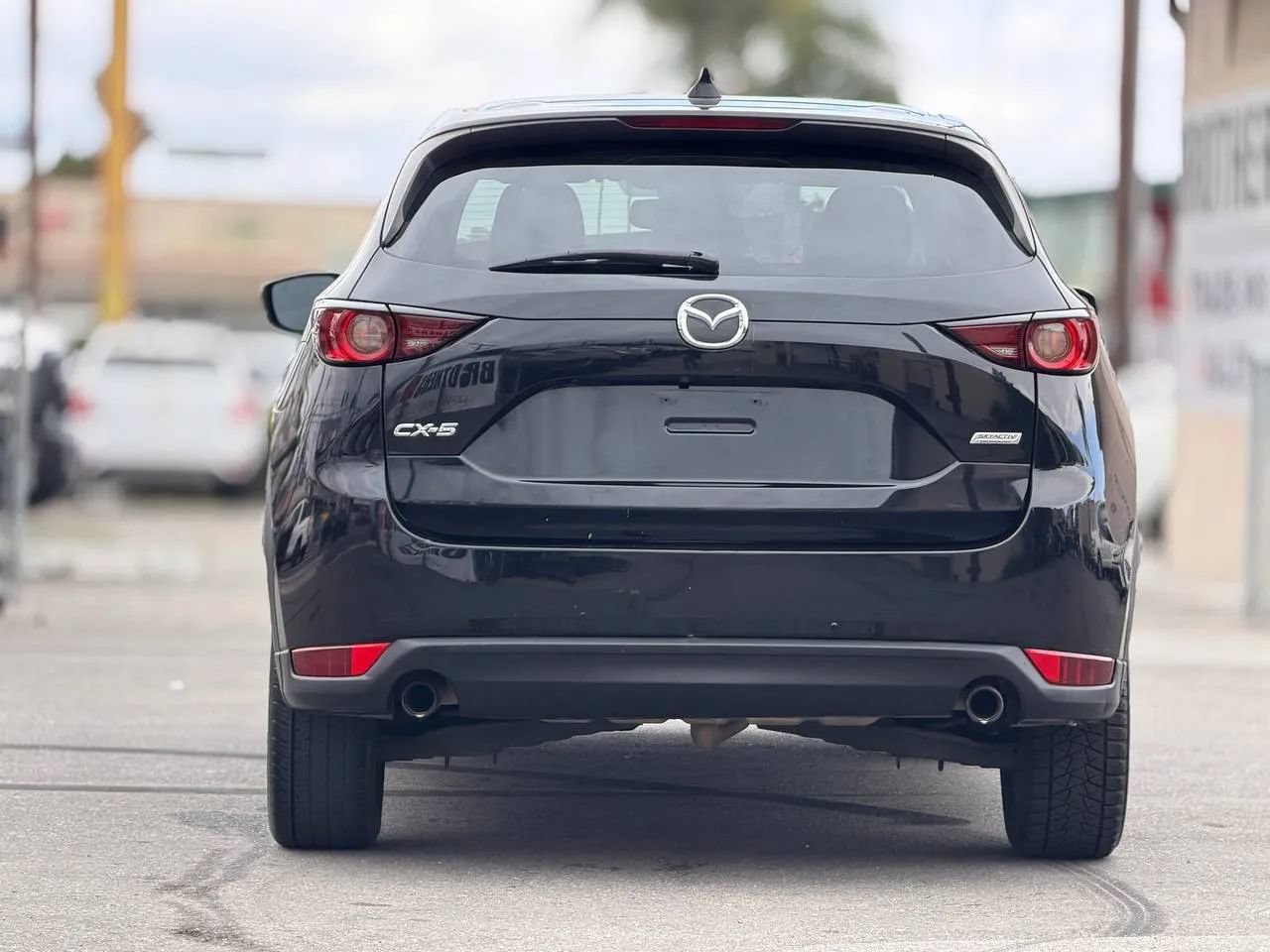 Used 2018 MAZDA CX-5 Touring w/ Preferred Equipment Package FWD image 12