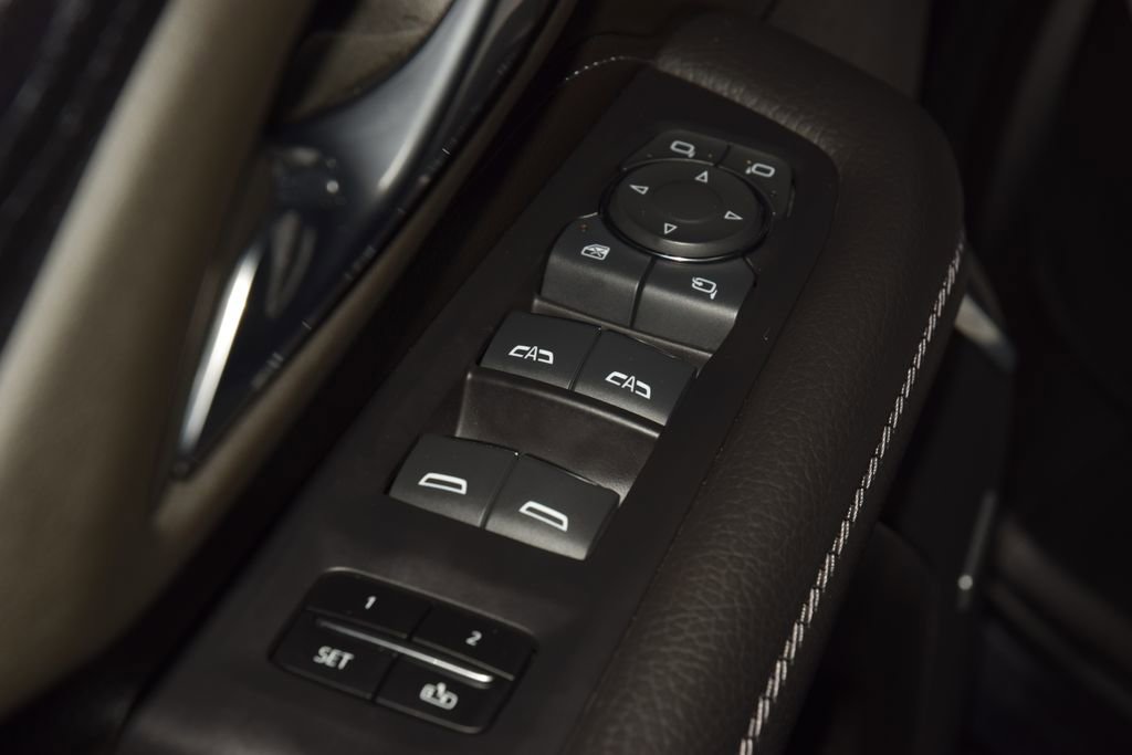 Used 2024 GMC Yukon XL Denali w/ Advanced Technology Package image 51