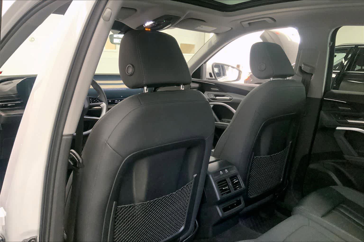Used 2025 Audi Q5 Premium Plus w/ Premium Plus AWD/4WD image 11