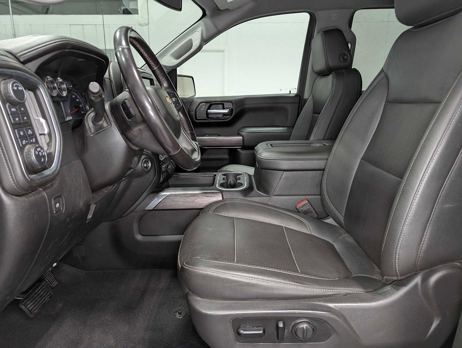 Certified 2021 Chevrolet Silverado 1500 LTZ w/ Z71 Off-Road Package image 4