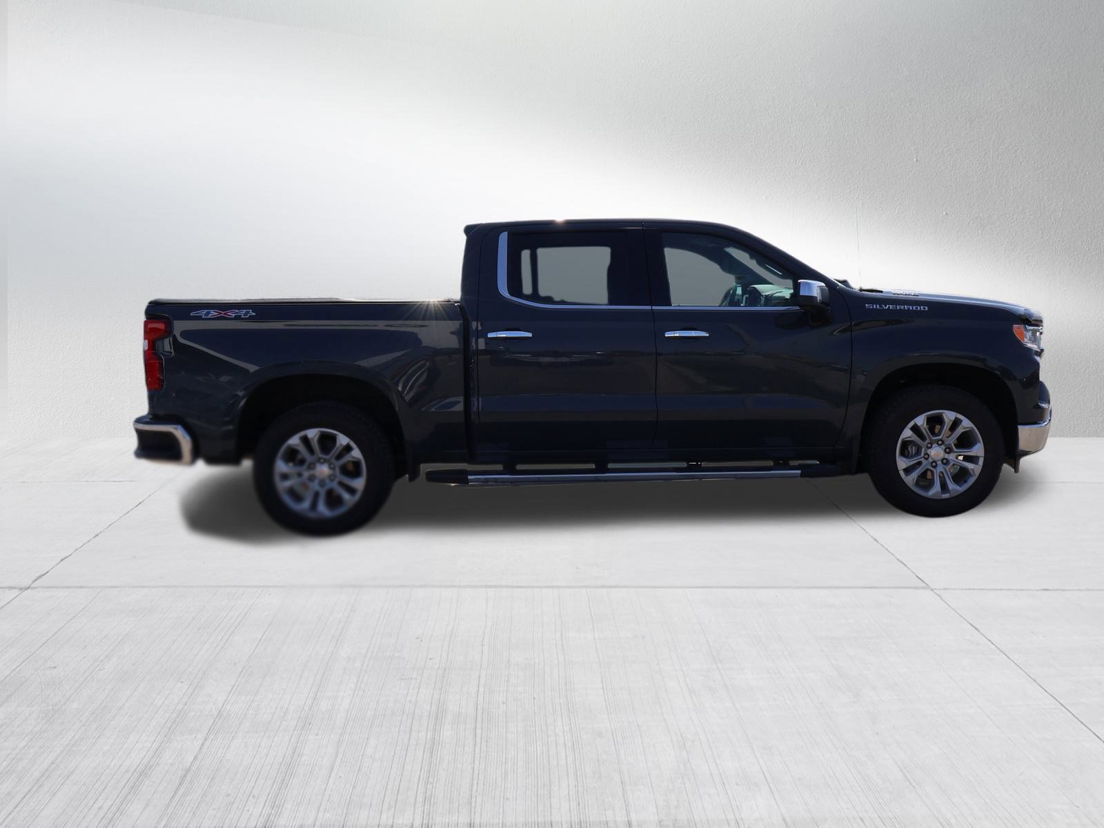 Used 2025 Chevrolet Silverado 1500 LTZ w/ LTZ Convenience Package II image 7