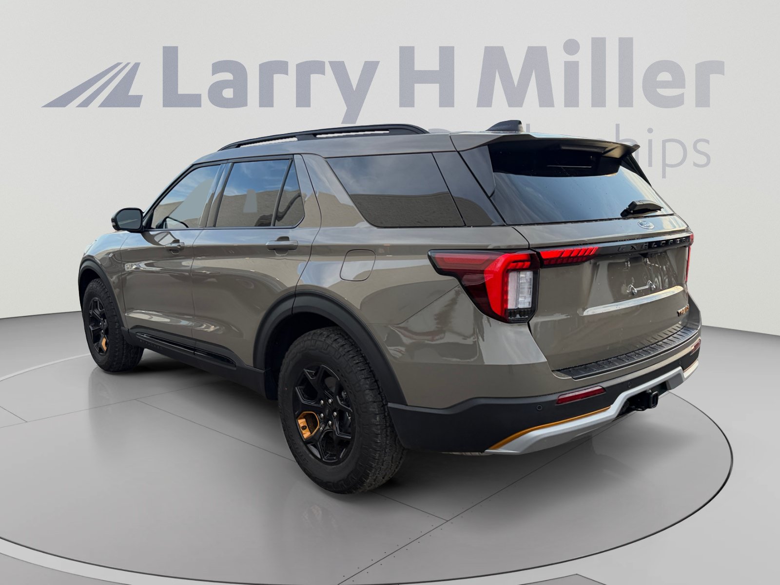 Used 2026 Ford Explorer Tremor w/ Tremor Ultimate Package AWD/4WD image 3