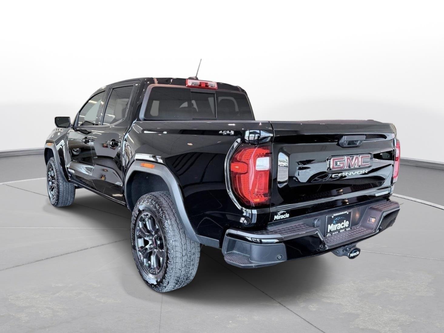 Used 2025 GMC Canyon Elevation w/ Convenience Package AWD/4WD image 6