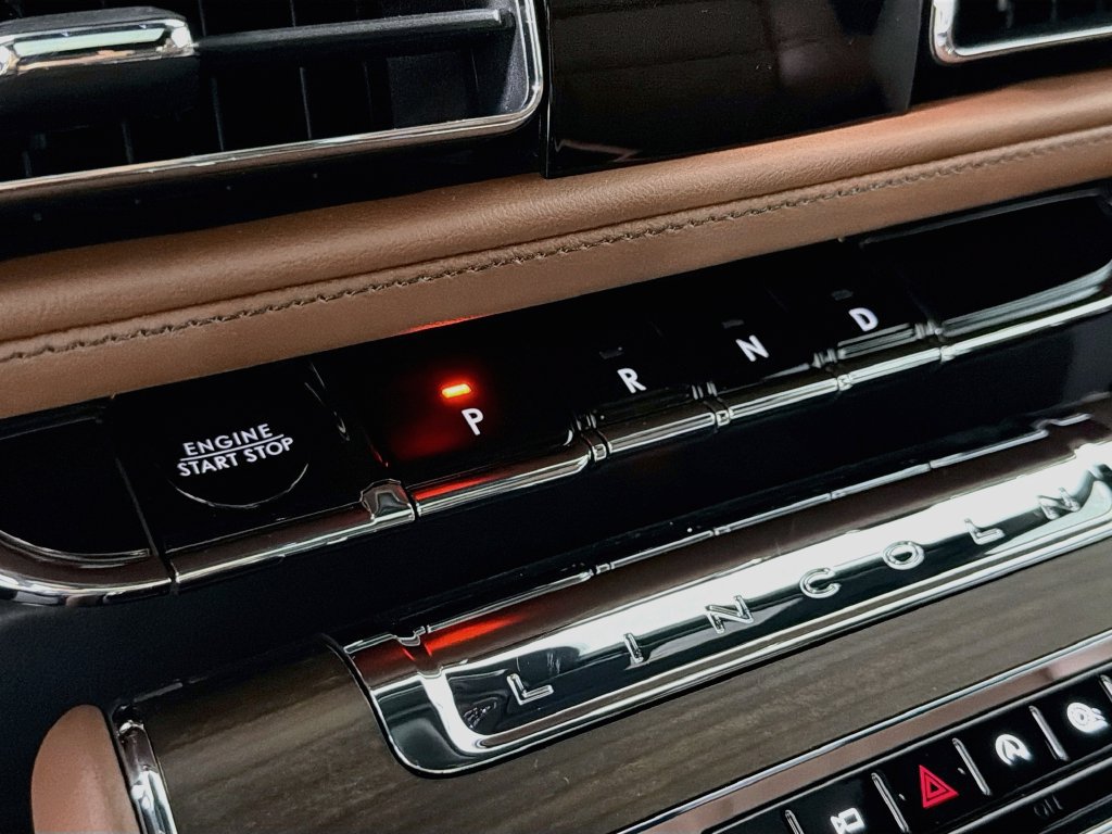 New 2026 Lincoln Aviator Reserve w/ Illumination Package RWD image 17