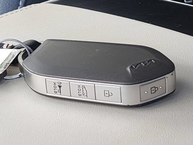 Certified 2025 Kia Carnival SX Prestige FWD image 44