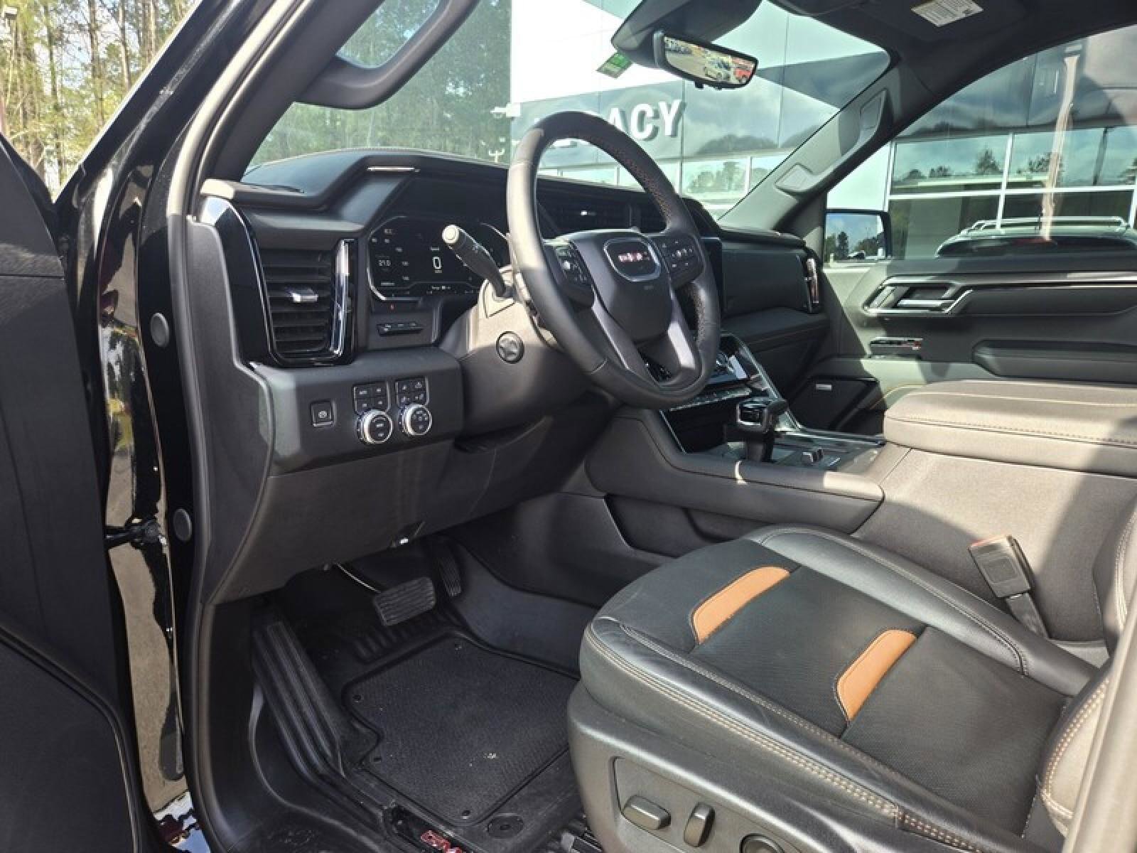 Used 2024 GMC Sierra 1500 AT4 w/ Technology Package AWD/4WD image 16