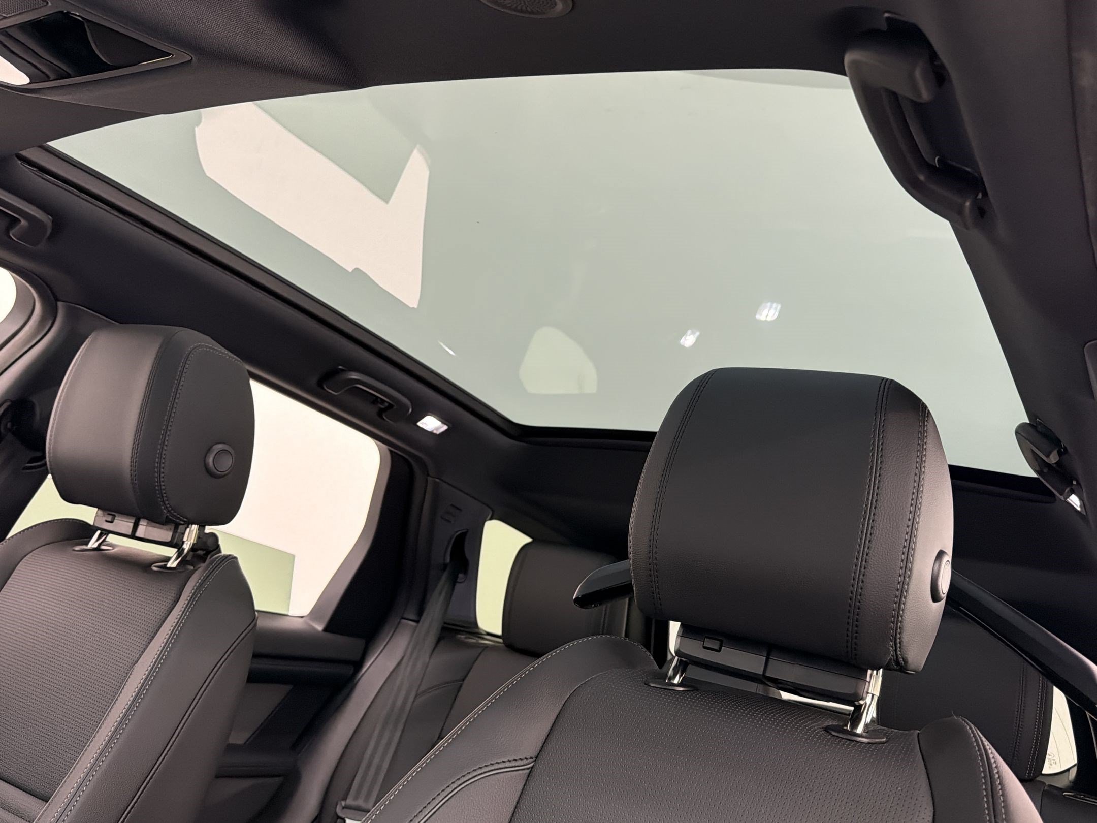 New 2026 Land Rover Discovery Sport Landmark AWD/4WD image 24