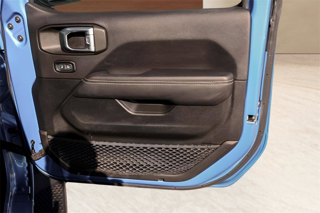 Used 2022 Jeep Wrangler Unlimited Sahara w/ Cold Weather Group image 27