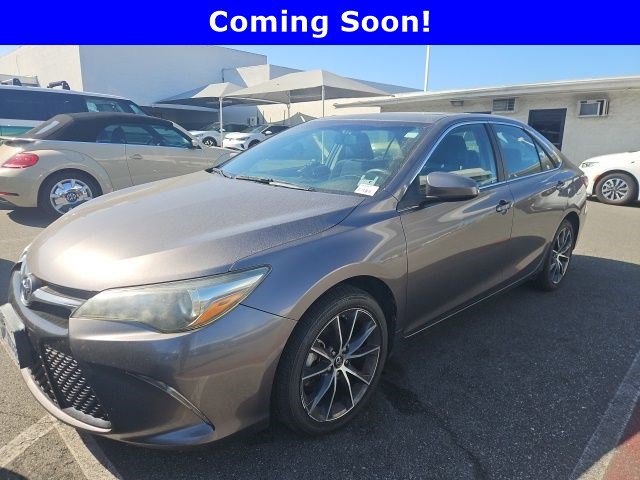 Used 2017 Toyota Camry XSE w/ Moonroof Package FWD image 1