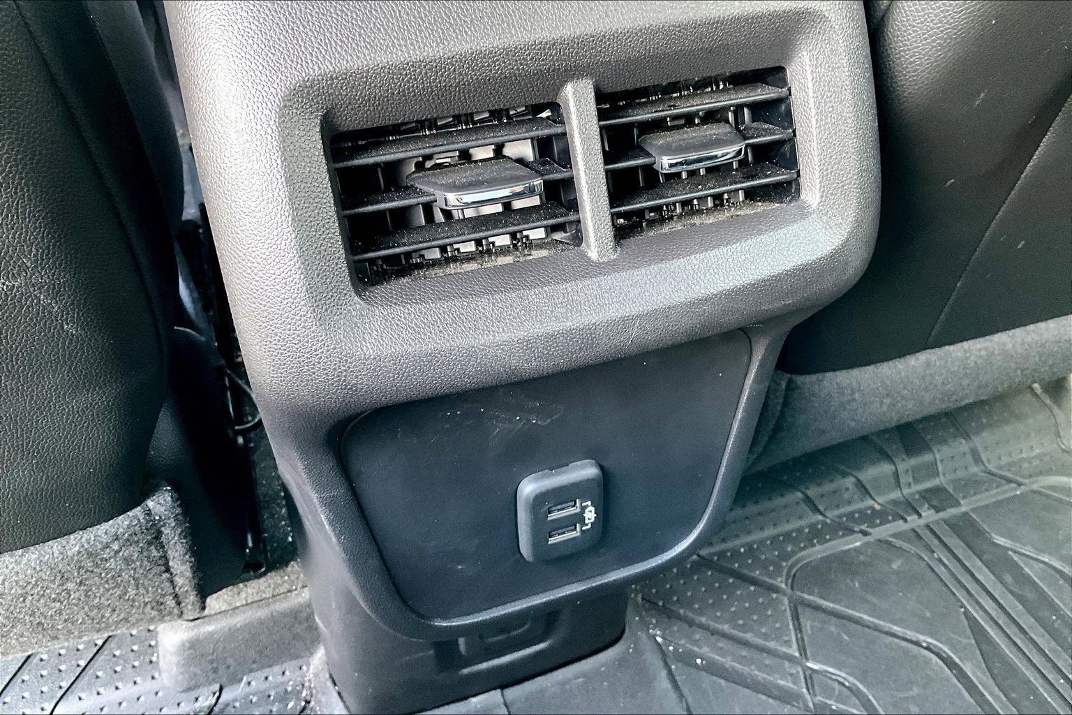 Used 2024 Chevrolet Equinox RS w/ RS Leather Package FWD image 10