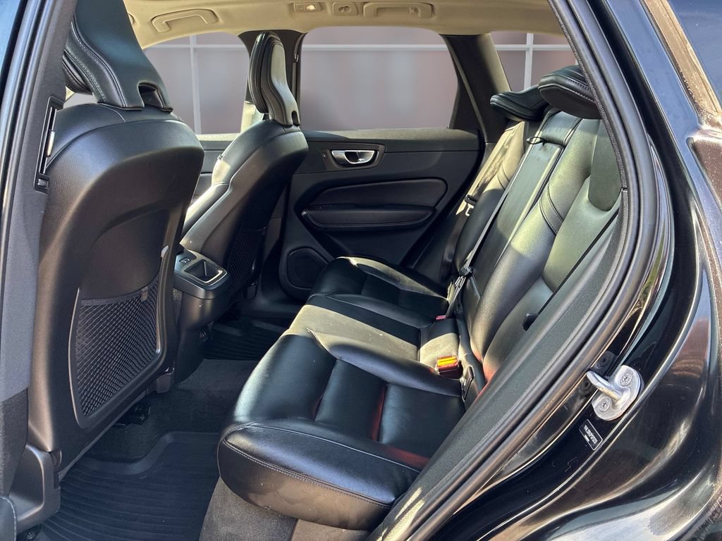 Used 2023 Volvo XC60 B5 Core AWD/4WD image 16