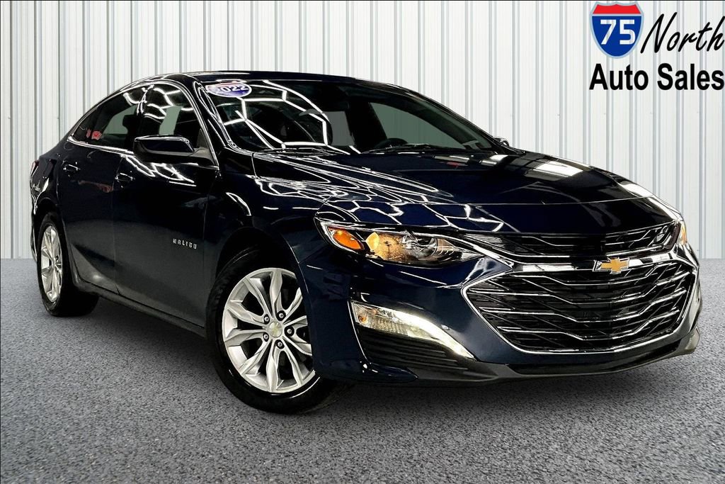 Used 2022 Chevrolet Malibu LT FWD image 1