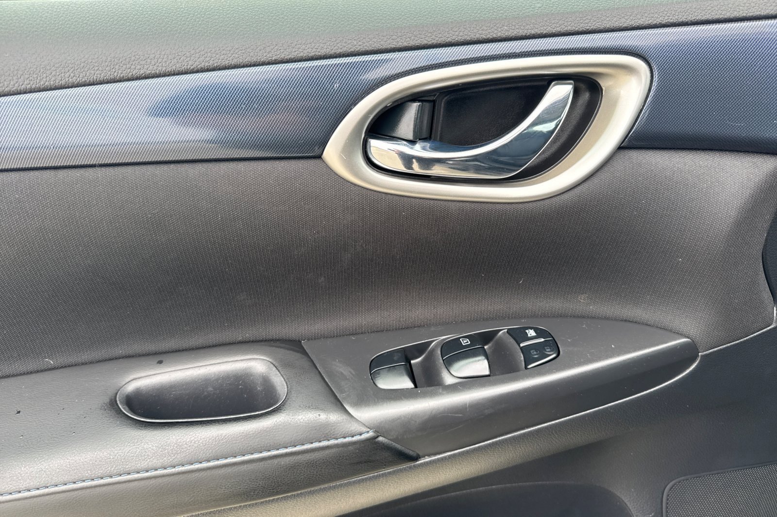 Used 2019 Nissan Sentra SR w/ Exterior Package image 10