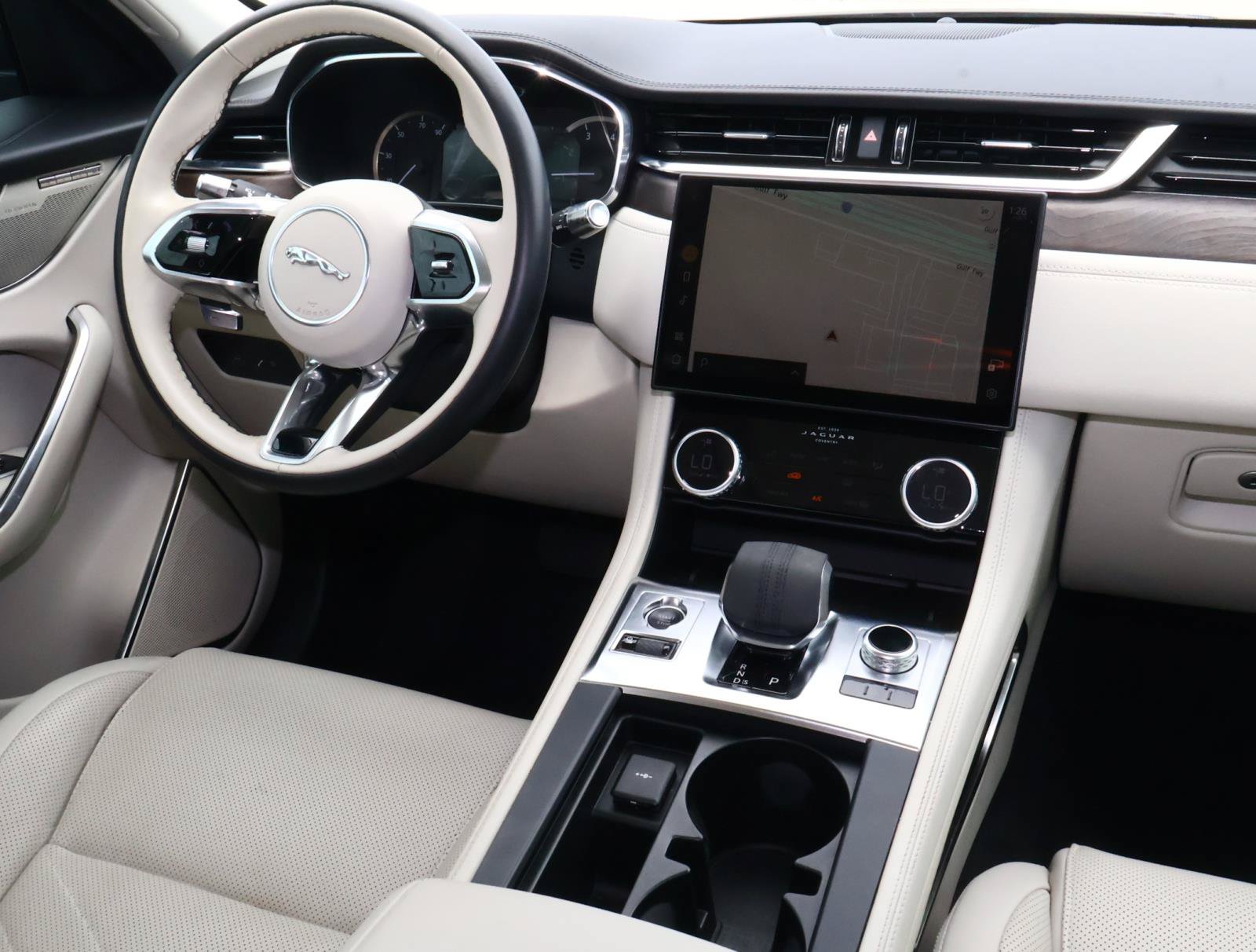 Used 2023 Jaguar F-PACE S AWD/4WD image 10