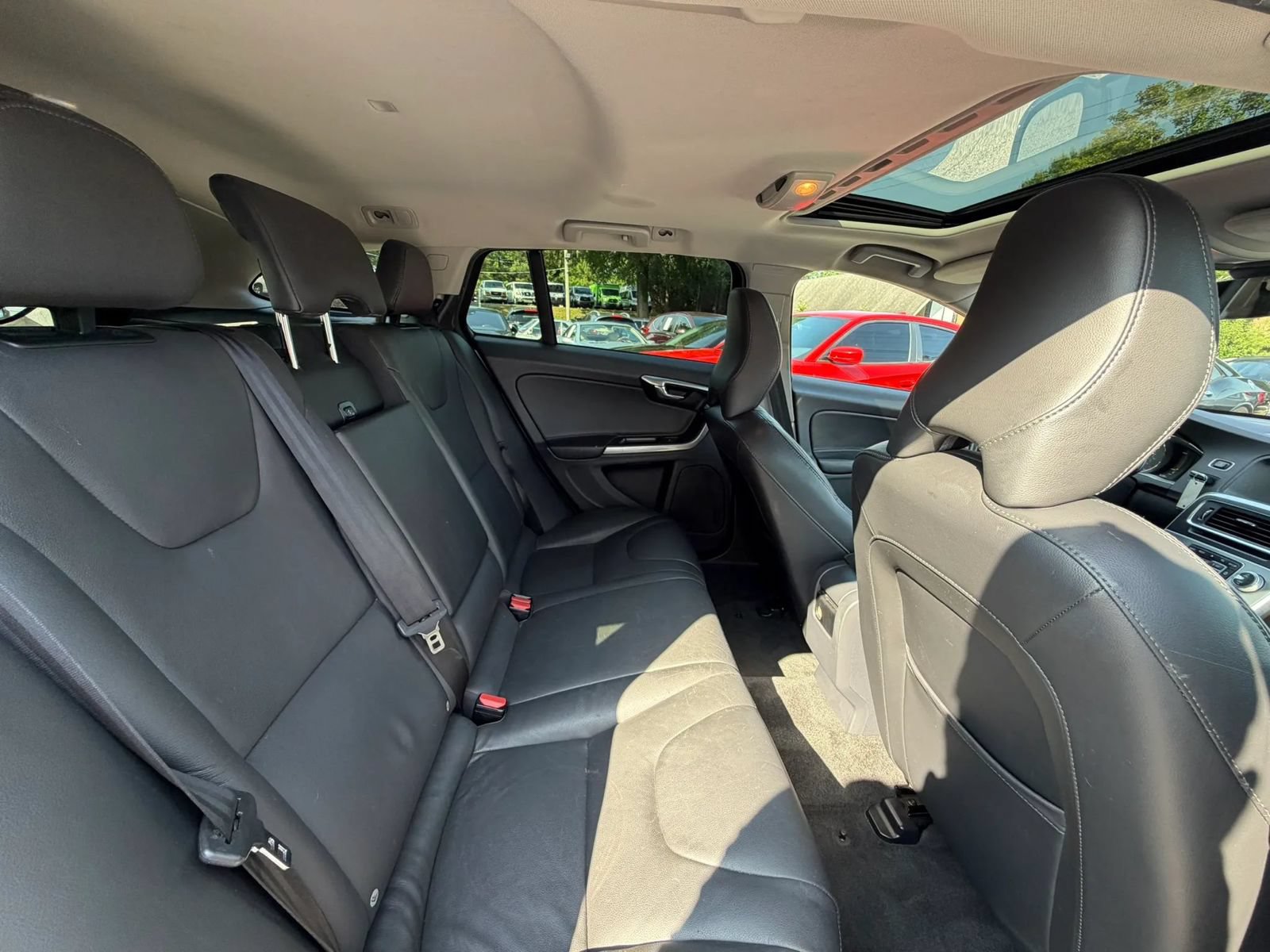 Used 2018 Volvo V60 T5 Cross Country w/ Convenience Package AWD/4WD image 33