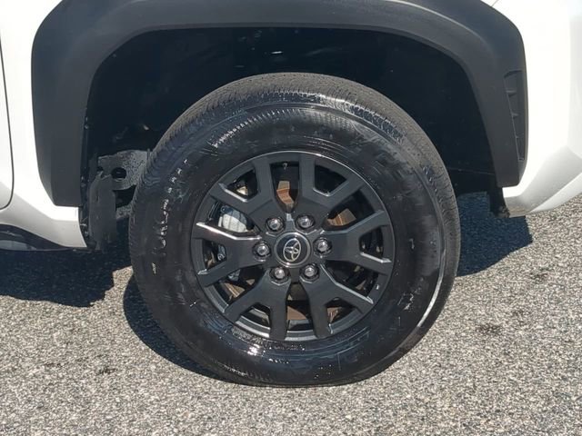 Certified 2025 Toyota 4Runner SR5 AWD/4WD image 11
